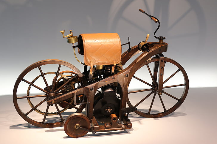 mercedes-benz Múzeumban, Stuttgart, Oldtimer, motorkerékpár, kiállítás, a régi motorkerékpár, jármű