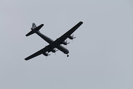 letadlo, letadlo, za druhé světové války, válečné letadlo