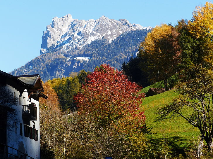 akute Geisler, Dolomiten, Herbst, Berge, in Südtirol, Goldener Herbst, Rock