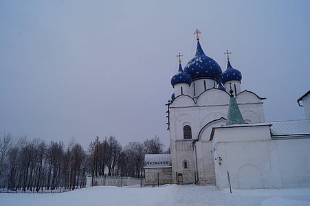 Ryssland, Suzdal, vinter, kyrkan