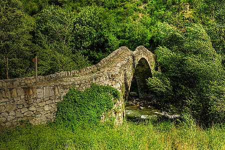 Средновековен мост, Понт де ла margineda, Андора, 14-ти век, романтика, история