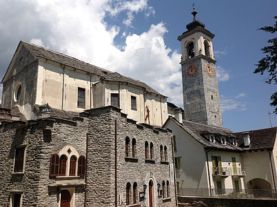 Gereja Santa maria maggiore, Lembah vigezzo, Museum cerobong menyapu, Gereja