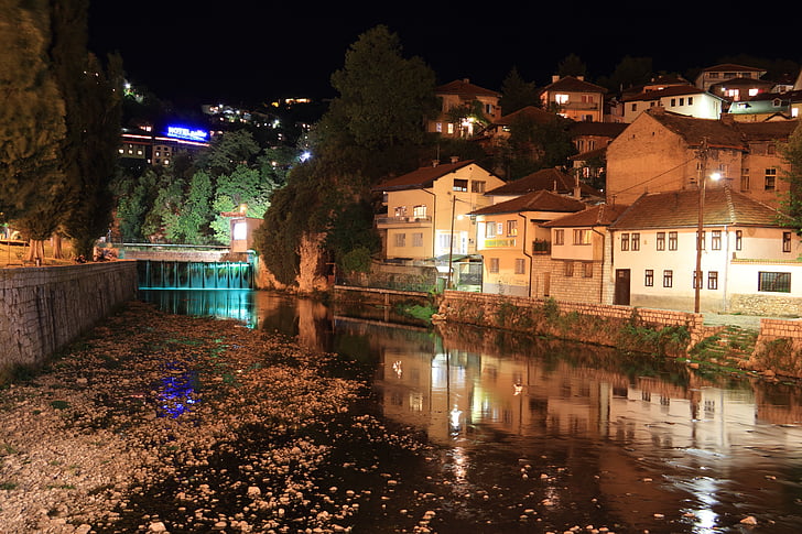 Bosna, Hercegovine, Sarajevo, večer