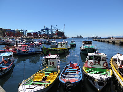 Valparaiso, Čile, Port, deň, člny