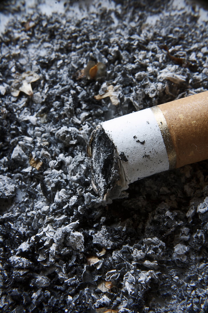 Fajčenie, jaseň, cigareta, zadok, toxické, závislosť, tabak