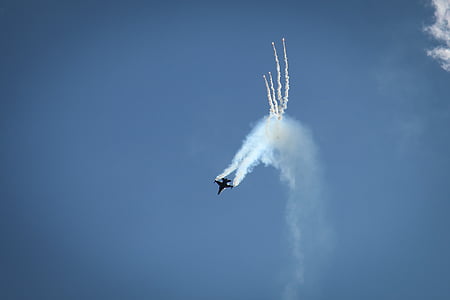 letalo, lovsko letalo, vojske, dim - fizično strukturo, ki plujejo pod, Airshow, Stunt