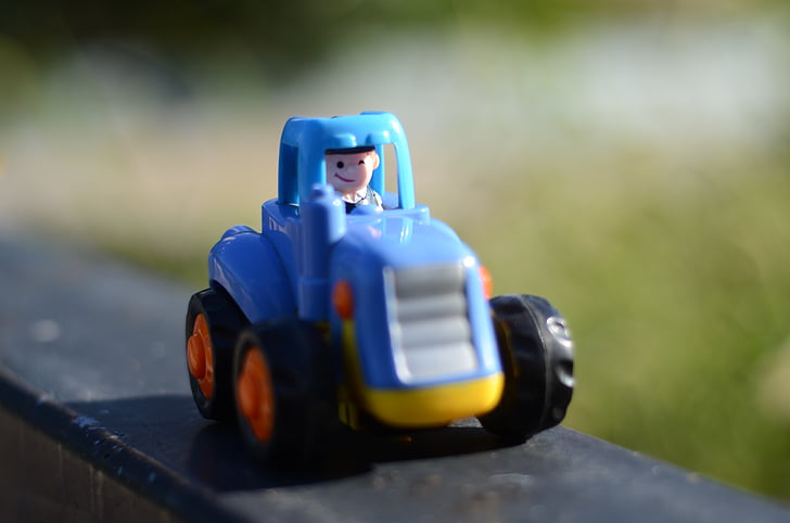 Jucarii, tractor, desene animate, natura statica, jucării din plastic, băiat, jucărie