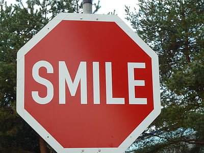 笑顔, シールド, 一時停止の標識, 道路標識, こんにちは, 発明, 交通標識