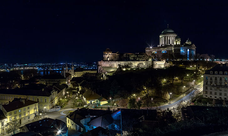 Esztergom, Por la noche, montaña, luces, Castillo, Basílica, imagen de noche