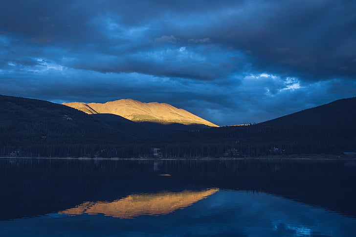 mountain lake, dark clouds, mountain, lake, storm, sunlight, illuminated
