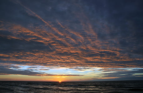 the sun, beach, the coast, sea, the coast of the baltic sea, west, clouds