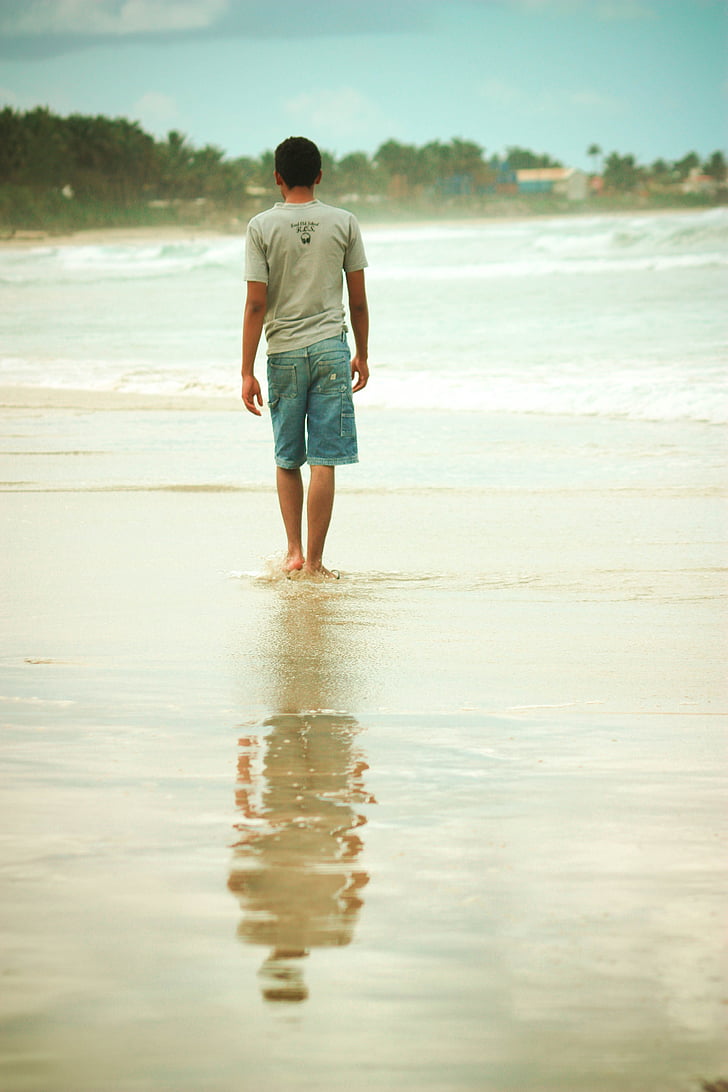 μοναξιά, μοναχικό, το περπάτημα, μόνο με τα πόδια, αντικατοπτρίζουν, στη θάλασσα, Ωκεανός
