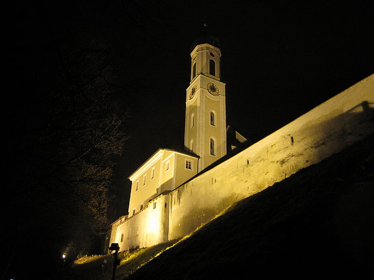 Schongau, Vokietija, Dvasios bažnyčia, miesto siena, vienuolynas, vienuolyno bažnyčia, naktį, sienos