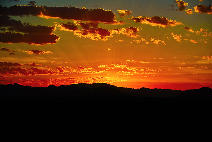 Wschód słońca, Pustynia, Arizona, krajobraz, góry, Natura