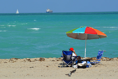 Miami beach, Florida, stranden, havet, koppla av, parasoll, återhämtning