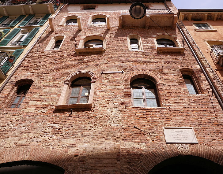 Verona, Olaszország, a Casa di giulietta, Rómeó és Júlia, óváros, épület, történelmileg