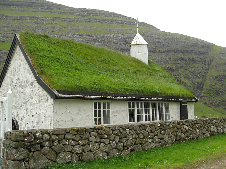 Feröer-szigetek, kápolna, templom, füves tető, harangláb, építészet, régi