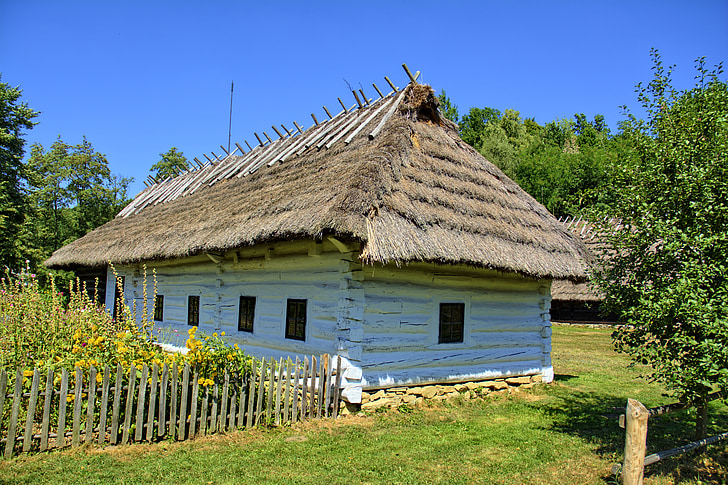 Sanok, muzej na prostem, podeželja koča, lesene kroglice, strehe na, Poljska, stari