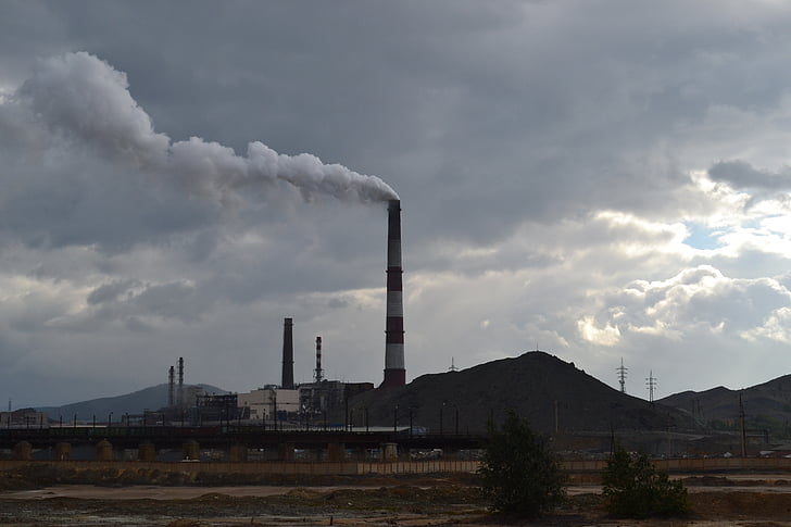 Karabash, ekologi, Anläggningen, luftföroreningar, skador, trumpet