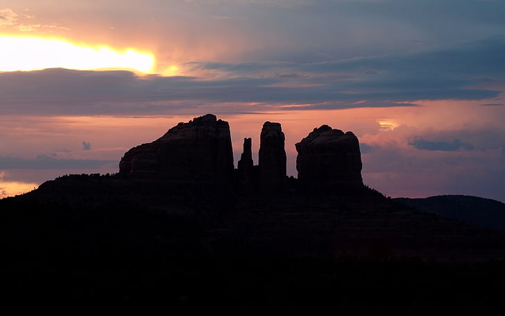 Sedona, Arizona, katedralen rock, landskapet, solnedgang, silhuetter, skumring