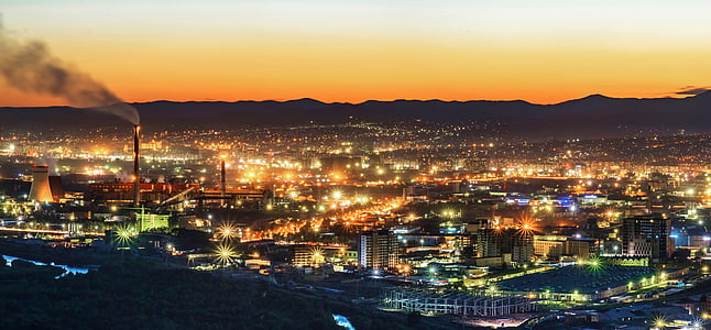 al capvespre, Ulaanbaatar occidental, llum, planta d'energia, capital, Mongòlia, il·luminat