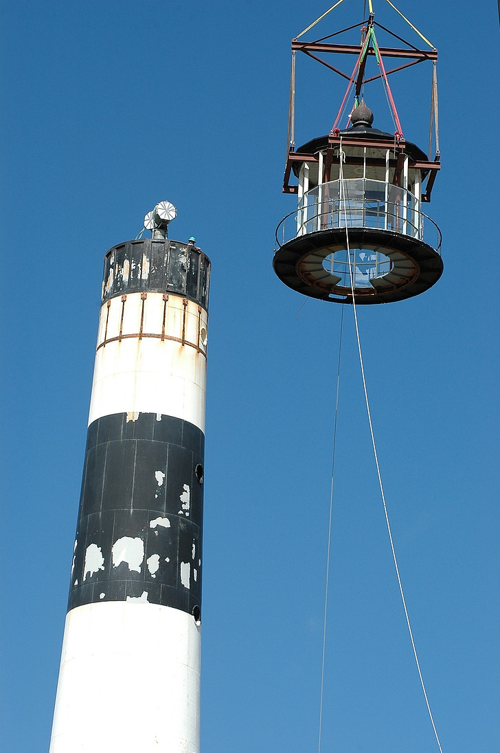lighthouse, lamp room, maintenance, workers, crane, lifting, cape canaveral