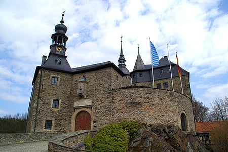 Zamek, niebo, chmury, historyczne, punkt orientacyjny, stary, flagi