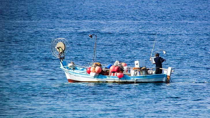 Ciper, xylofagou, ribolov, čoln