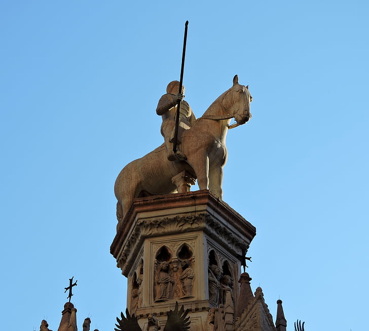 socha, Scala, Verona, archy scaligere, Cansignorio della scala, kůň, Itálie