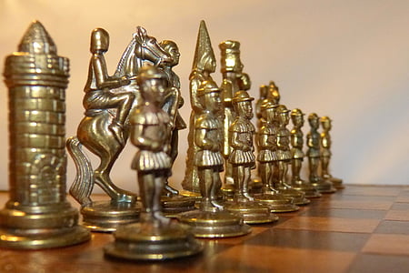 šachové figurky, šachy, šachová hra, hrací pole, strategii
