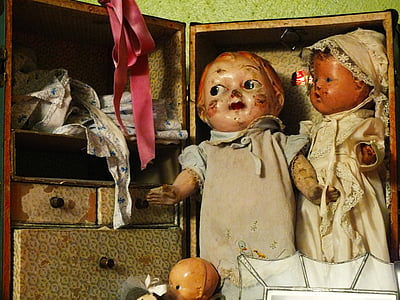 virginia beach, virginia, forgotten dolls, antiques, old