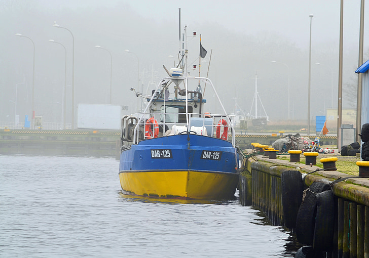port, fishing boat, fog, early morning, fischer, darlowo