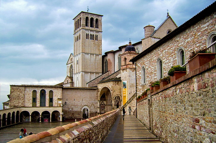 Assisi, St francis, Bazilika sv francis, Perugia, Umbrie, Itálie, růžový kámen