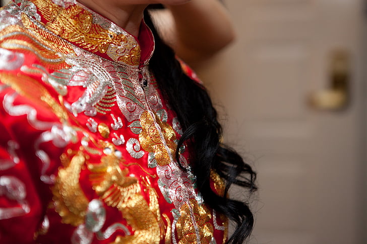 vestit de núvia xinesa, matrimoni, casament, femella, núvia, feliç, oriental