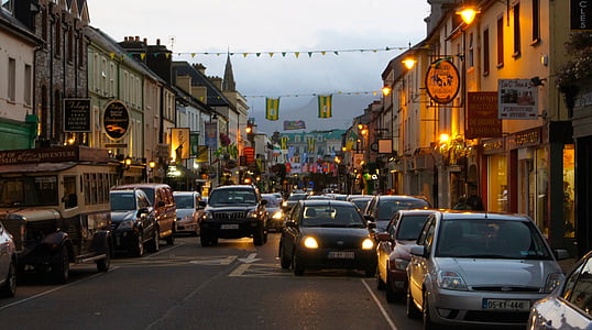 Killarney, Irska, mesto, prometa, trgovine, centru, ulica