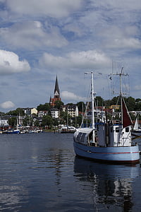 Flensburg, Port, St jürgen, wody, łodzie, fiord, Kościół