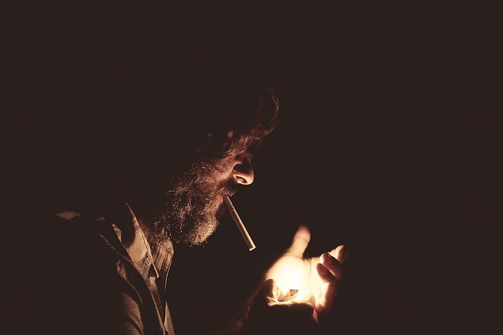 home, fumar, nocturnes, cara, fum, fumar cigarrets, resplendor