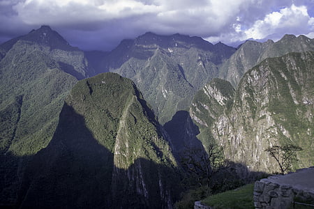 Machu picchu, Peru, dağlar, bulutlar, eteklerinde, gölgeler, Güneş kapısı