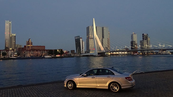 Holland, Rotterdam, Auto, Erasmus-broen, skyskrabere, vand, skyskraber