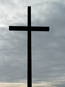 Krzyż, Lerchenberg, Cmentarz wojenny, Pomnik