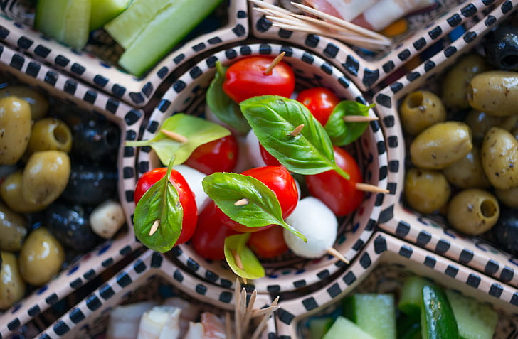 Italiano, alimentos, olivos, tomate, albahaca, mozarella, cocina