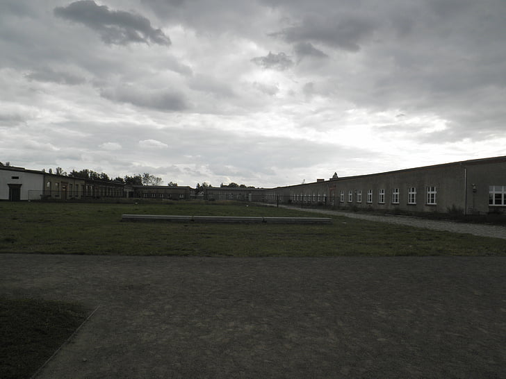 Berlin, Sachsenhausen, koncentrációs tábor, laktanya