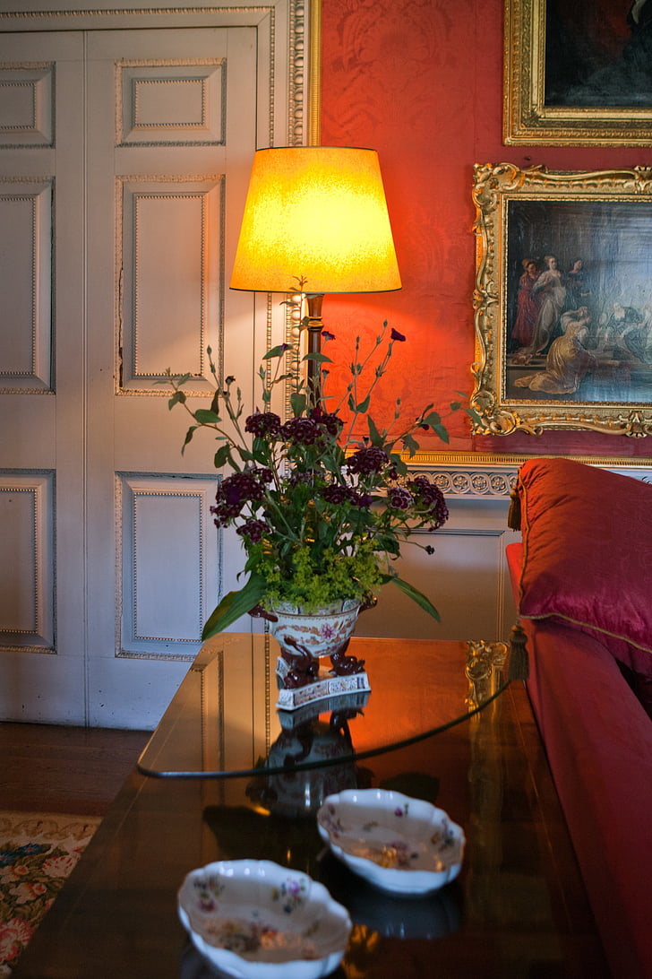 obývací pokoj, konzul tabulka, lampa, Norfolk, Felbrigg hall, obložené dveře, malba