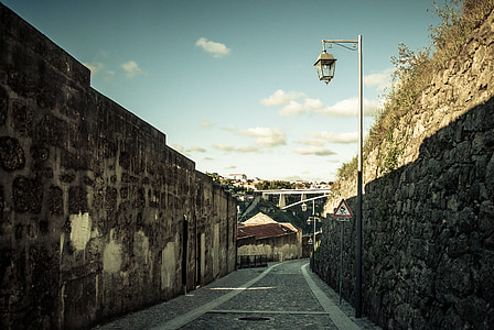 Porto, maisema, kapea katu, vanha, seinät