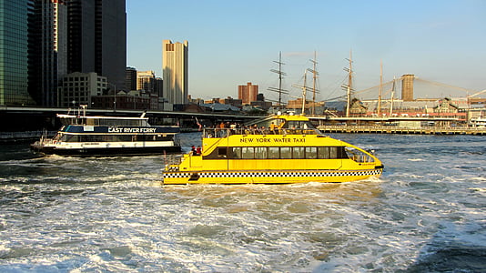vodni taksi, New york city, East Riverju, Manhattan, NYC, ZDA, veliko jabolko