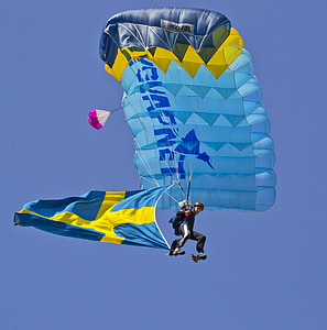 paraşüt, bayrak, İsveç bayrağı, İsveç, skydivers, Himmel, Hava Kuvvetleri