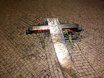 Jan palach, Jan λαγός, Μνημόσυνο, τριαντάφυλλο, Σταυρός