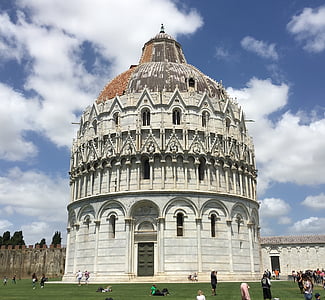 Pisa, døbefont, UNESCO