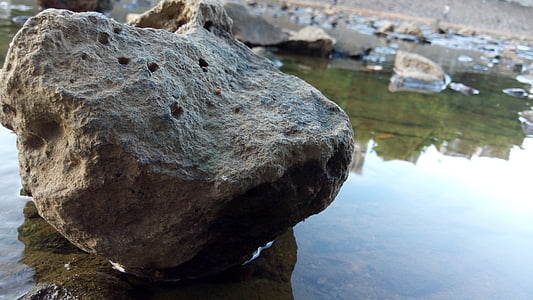 steen, het water, onregelmatigheden
