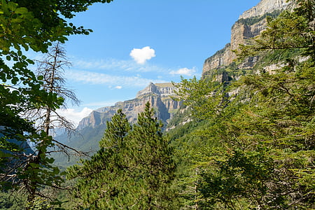 údolí Ordesa, Pyrénées, Huesca, krajina, údolí ordesa, řetěz z Pyrenejí, Hora